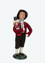 Load image into Gallery viewer, Nutcracker Family Carollers
