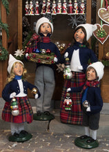 Load image into Gallery viewer, Ornament Family Carollers

