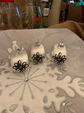 Load image into Gallery viewer, Glass Silver Napkin and Place Holders - set of 6
