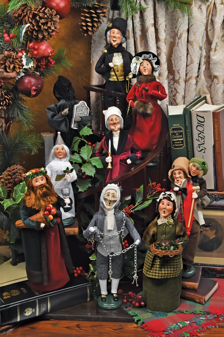 Mrs Cratchit Byers Choice Caroller