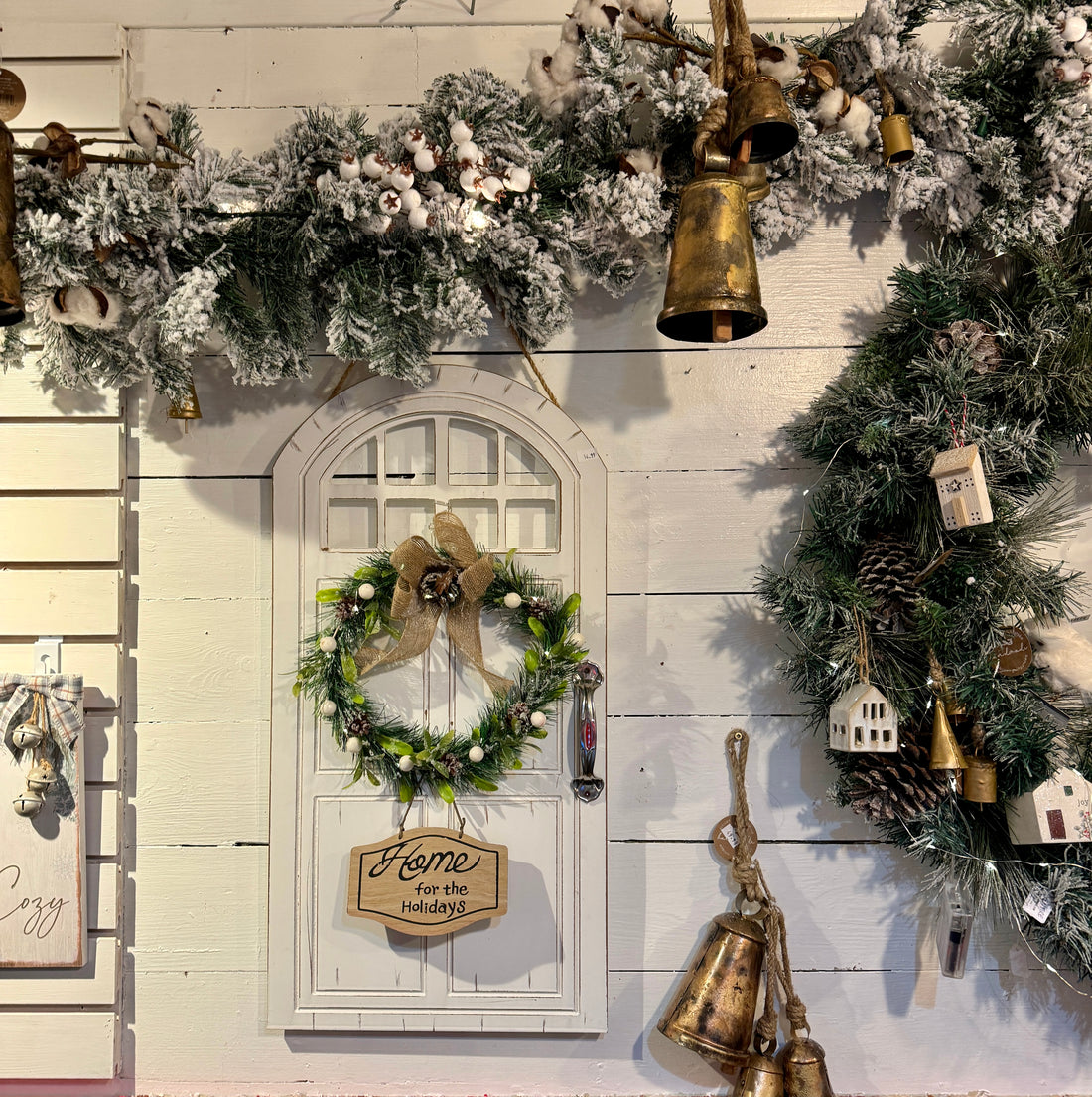 Vintage White Door Display (lit)