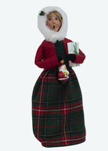 Load image into Gallery viewer, Ornament Family Carollers 2024
