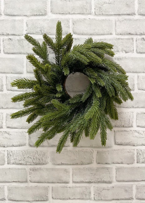 Fresh Touch Spruce Wreath