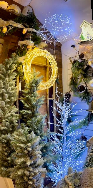 Dazzling White Light Wreath
