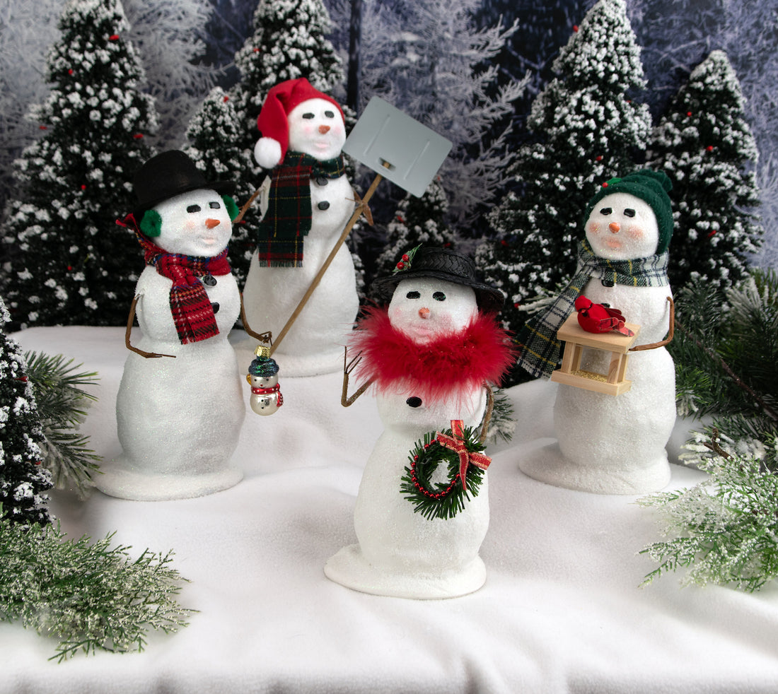 Snowman w Wreath, Byers Choice Caroller Accessory