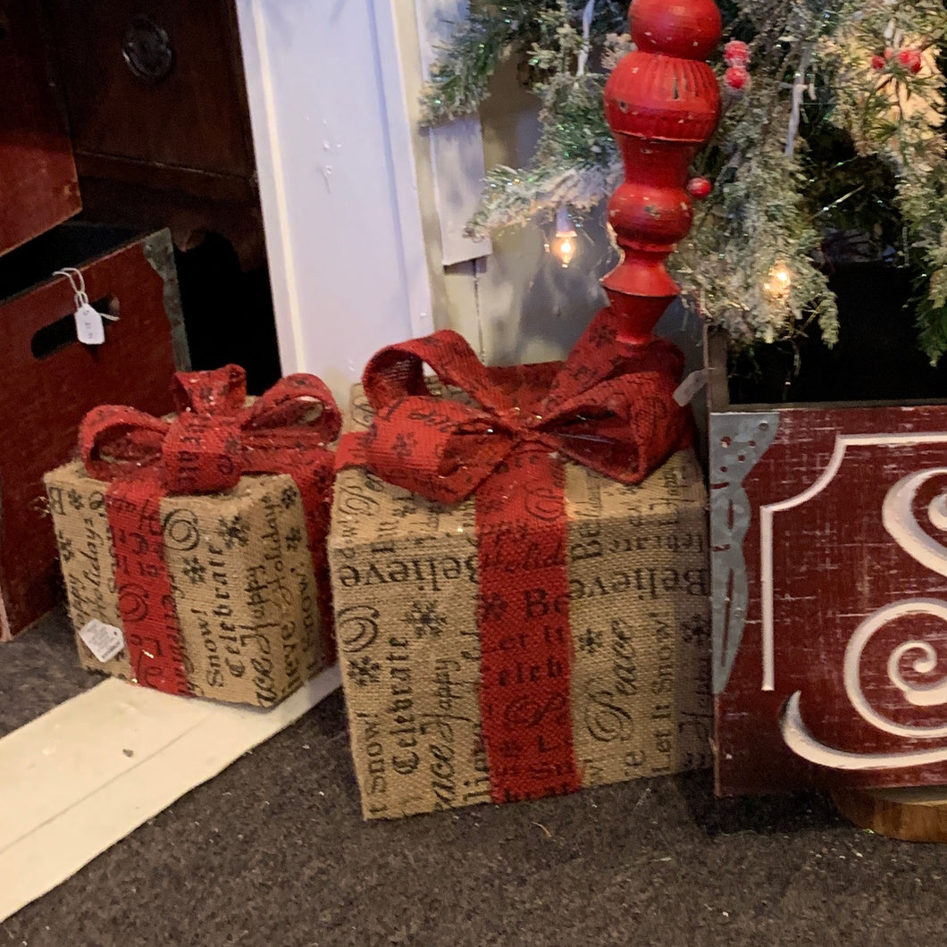 Fabric gift box w bow burlap designed