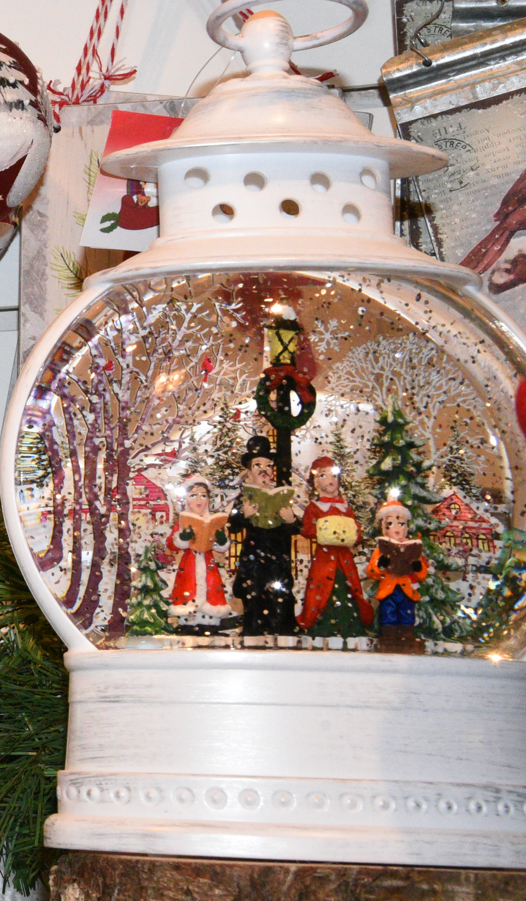 White Lantern Choir Snowglobe